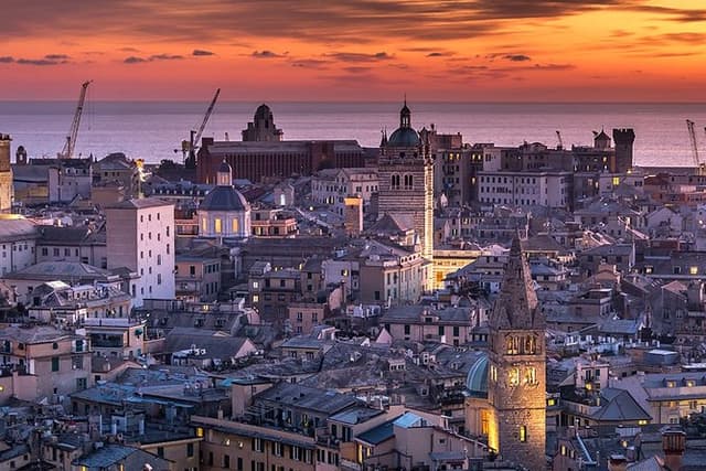 Genoa, private tour from Milan