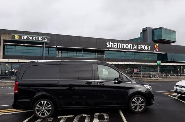 Ballygary Estate Tralee to Shannon Airport Premium Car Service