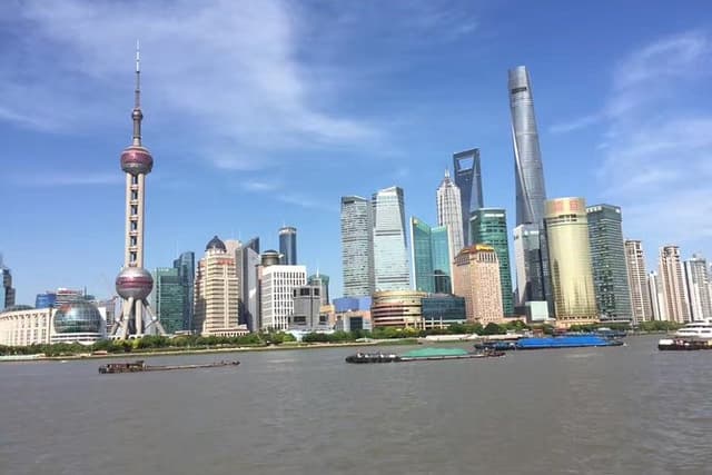 Private Tour of Shanghai Museum, Yu Garden and Shanghai Tower with Pickup