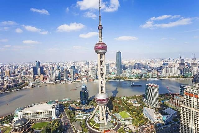 Private Shanghai Afternoon Sightseeing Tour with Huangpu River Cruise& OTV Tower