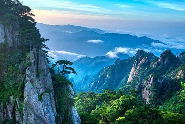 Huangshan Yellow Mountain Private Day Tour with Cableway Ride