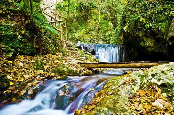 Compare Top Amalfi Coast Hike & Fly Tours