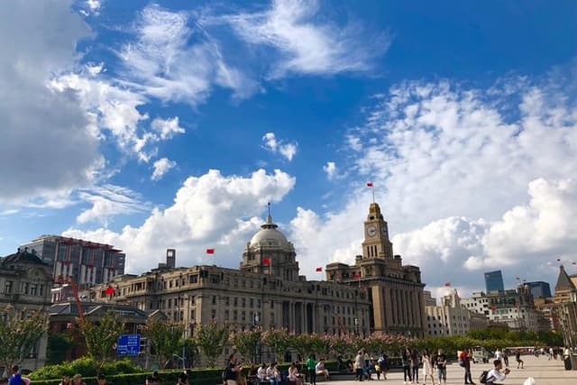 Full-Day Private Guided Tour of Shanghai Top Attractions with Lunch