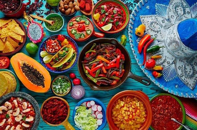 Mexico City Private Tour: Ethnic Markets, Tequila and Mezcal Museum, Xochimilco