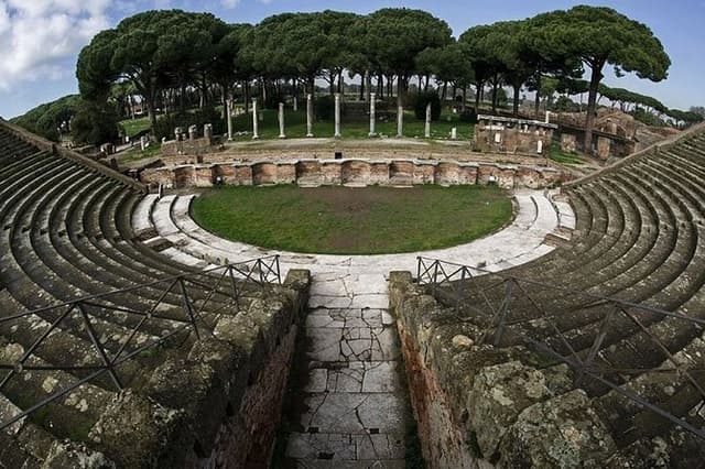 Ancient Ostia Ruins and Ostia Beach Shore Excursion from Civitavecchia Port