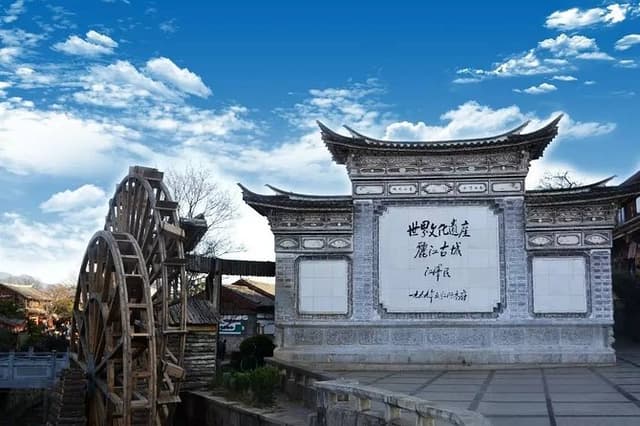 Private Day Tour of Lijiang Old Town, Black Dragon Pool and Dongba Culture