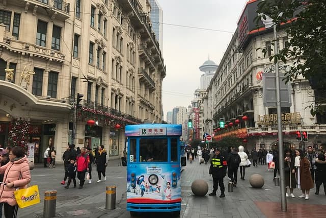 Private Tour of Fengjing Ancient Town and Shanghai Sightseeing with Pickup