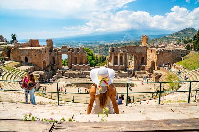Taormina Private Walking Tour with theatre
