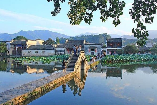 Authentic Hongcun Village & Huangshan Cultural Tour