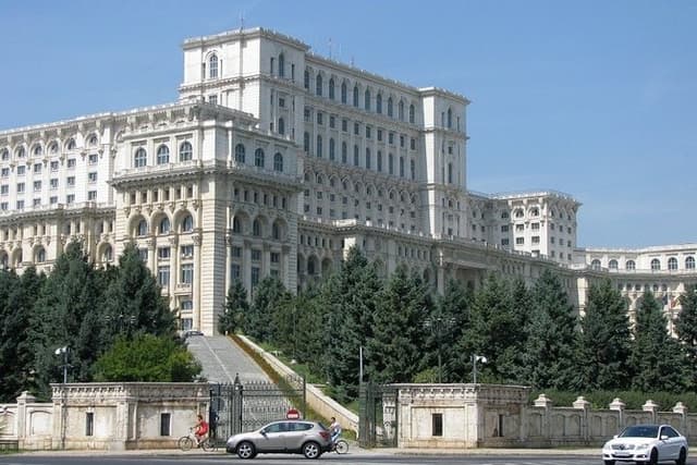 Bucharest City Tour 4 hours - Private Tour - Free Pick up and Drop off