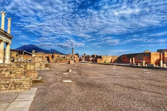 Pompeii 360° - 4-hour tour with an expert Guide in archaeology