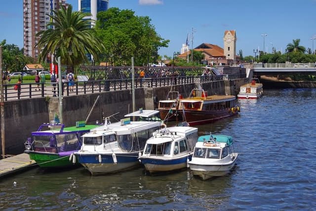 Private Tour: Tiger and Fruit Port from Buenos Aires.