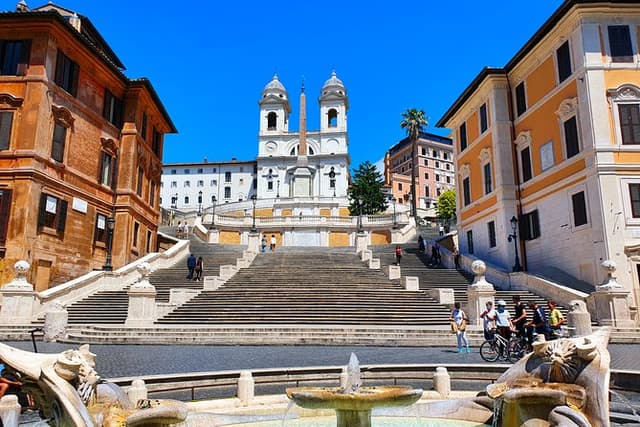 Squares of Rome Small Group Walking Tour