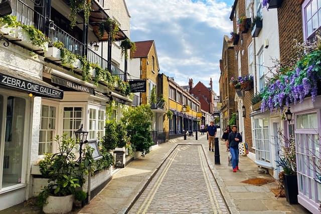 London's Hampstead: A vibrant village voyage city game