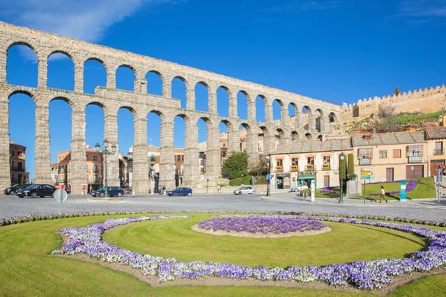 Segovia and Avila Private Tour with Lunch and Hotel Pick up from Madrid