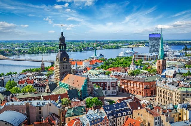 Riga Highlights and Art Nouveau Museum Private Tour
