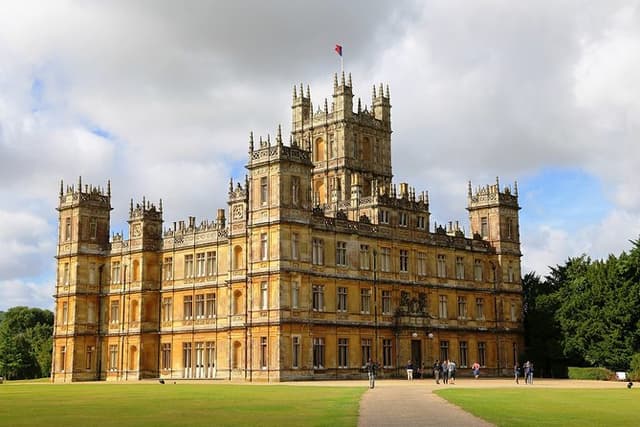 London: Downton Abbey Private Tour including entry to Highclere