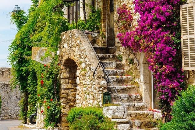 Shore Excursion: Day in Cannes, Grasse, Gourdon, St Paul de Vence