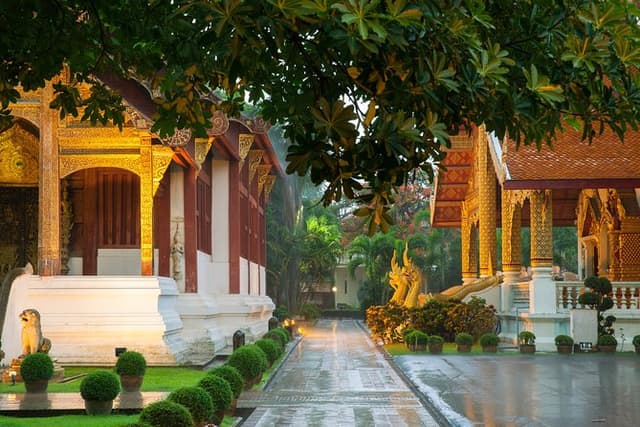 Chiang Mai Private Tour: Walking Escape for Couples