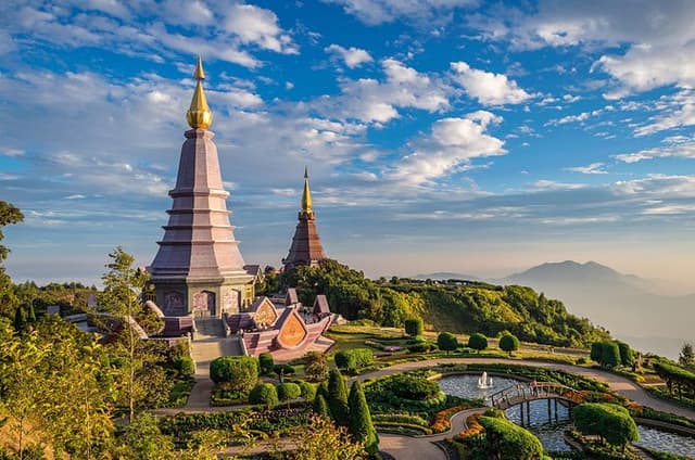 Chiang Mai Walking Private Tour: Doi Suthep & Timeless Stories