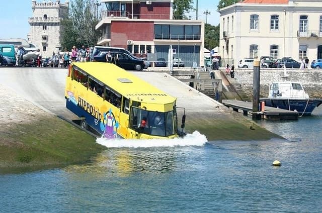 90 Minute Amphibious Sightseeing Tour in Lisbon