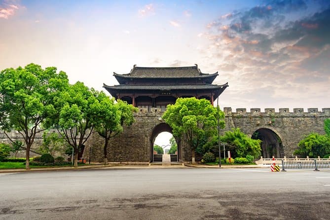 Authentic Shaoxing Walking Tours: Explore Ancient Water Towns