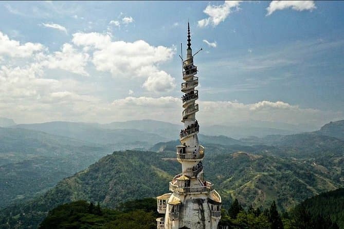 Ambuluwawa Tower Tour