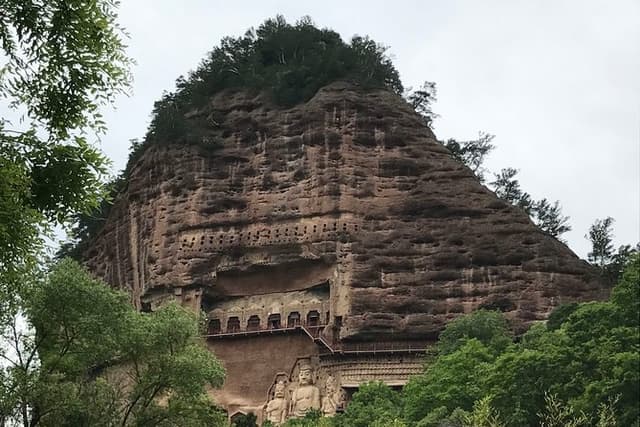 Private Day Tour to Maijishan Grottoes from Lanzhou by Fast Train
