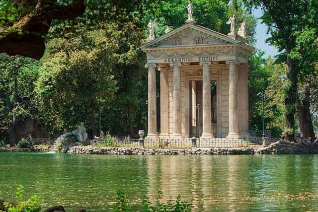 Tour of Rome "Villa Borghese" with high quality E-Scooter!