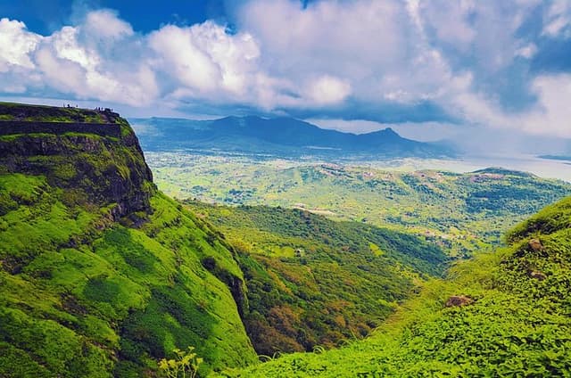 Private Guided Tour of Lonavala and Buddhist Karla Caves from Mumbai