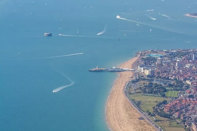 90 minute Portsmouth & Isle of Wight Helicopter Tour