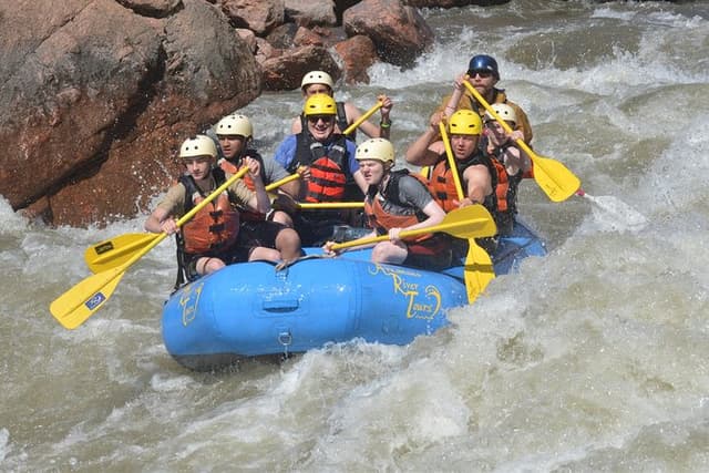 Royal Gorge Rafting – Epic Rapids, Cliff Jumping & 1000ft Canyon!
