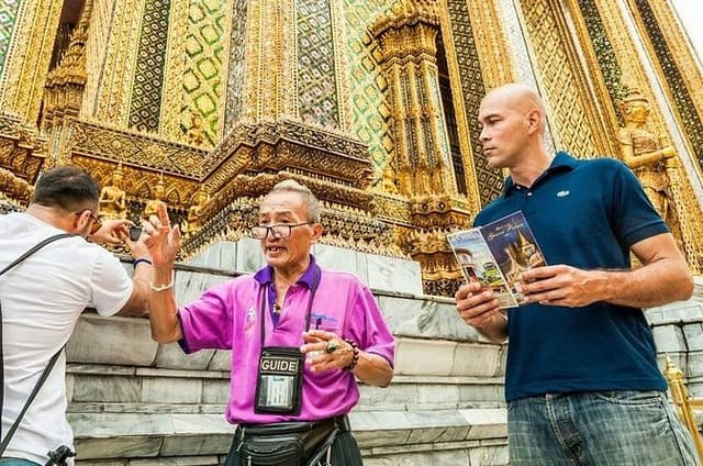Explore Culture of Bangkok with Private Guide and Driver