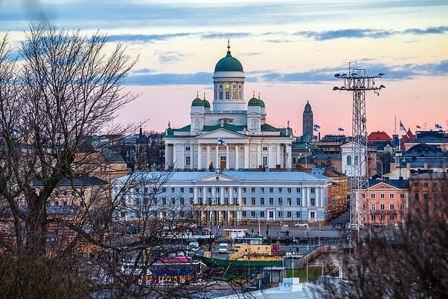 Private city tour of Helsinki with driver and guide - Hotel or cruise pick up