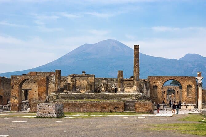 Best Rated Vesuvius Day Trips from Salerno