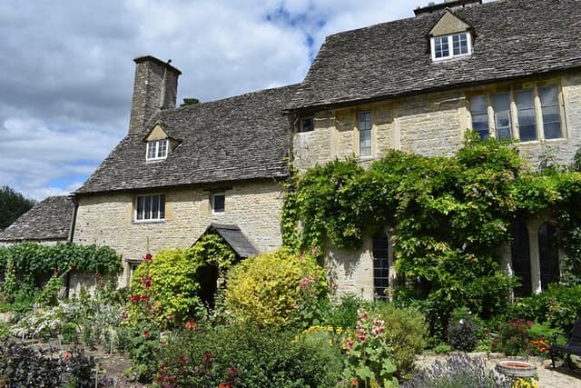 London Private Day in the Cotswolds Tour By Black Cab