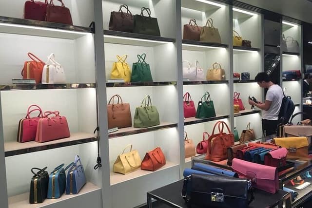 PRIVATE Half-Day Shopping Tour: The Mall outlet from Florence