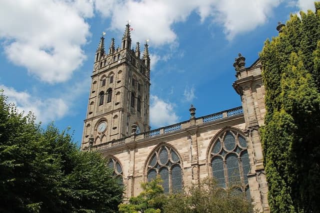 Private Walking Tour in Warwick