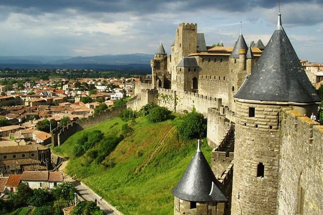 Private 2-hour Walking Tour of Carcassone with official tour guide