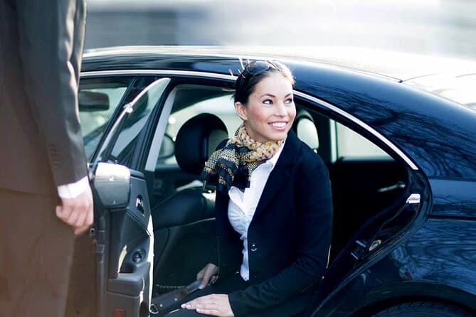 Nuwara Eliya to Colombo Airport Transfer