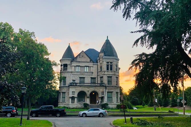 Spooky Old Louisville Ghost Tour: Louisville's Best Haunted Experience