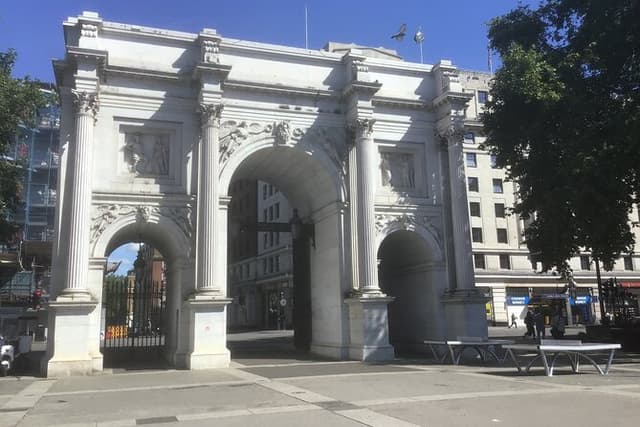 Mayfair and Belgravia Private Walking Tour