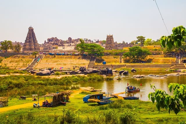 Highlights of Hampi (Guided Halfday Sightseeing Tour by Car from Hosapete)