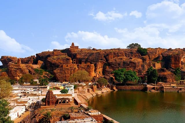 Badami Trails (Guided Day Trip to Badami Cave Temples from Hampi)