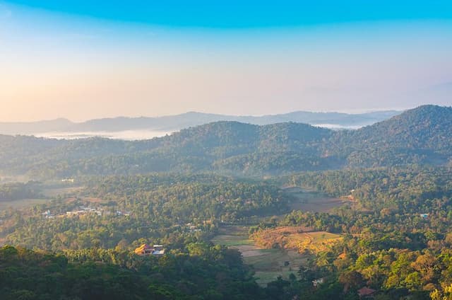 Touristic Highlights of Coorg (Guided Fullday Sightseeing Tour by Car)