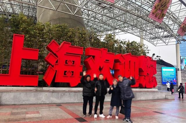 Best of Shanghai Muslim Tour: Yu Garden, Xiaotaoyuan Mosque, Museum & the Bund