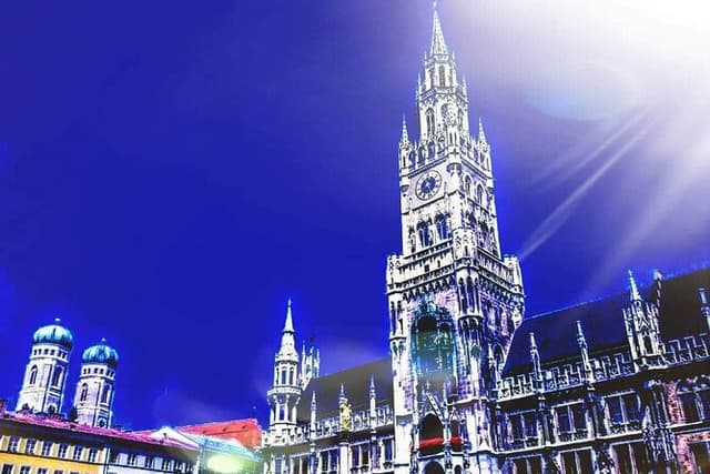 Private Munich ALL-IN-ONE Tour: City - Lake District - Conc. Camp