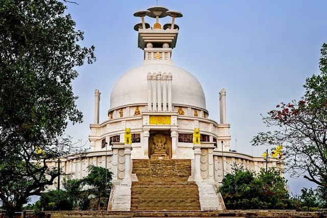 Discover Dhauli Shanti Stupa Bhubaneswar(Guided Halfday Sightseeing Tour by Car)