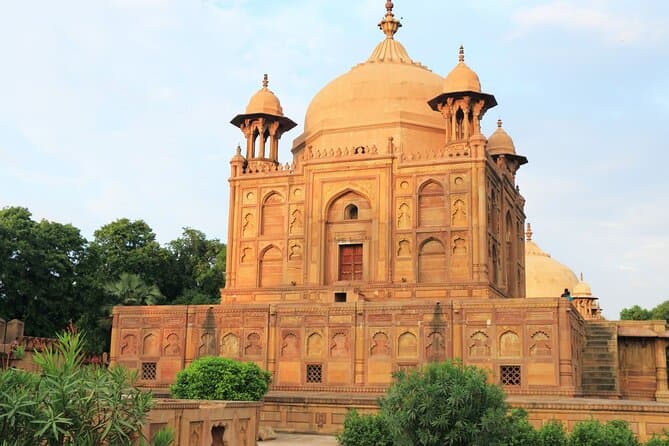 Explore Authentic Lucknow Heritage & Nawabi Culture