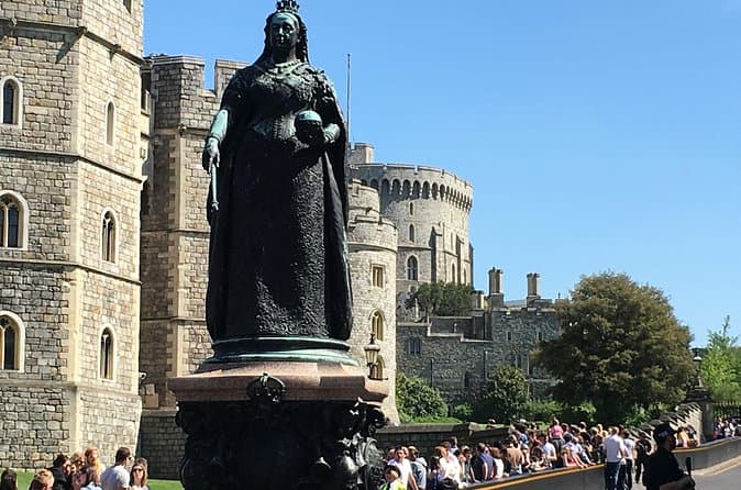 Compare Windsor Castle Day Trips from Southampton